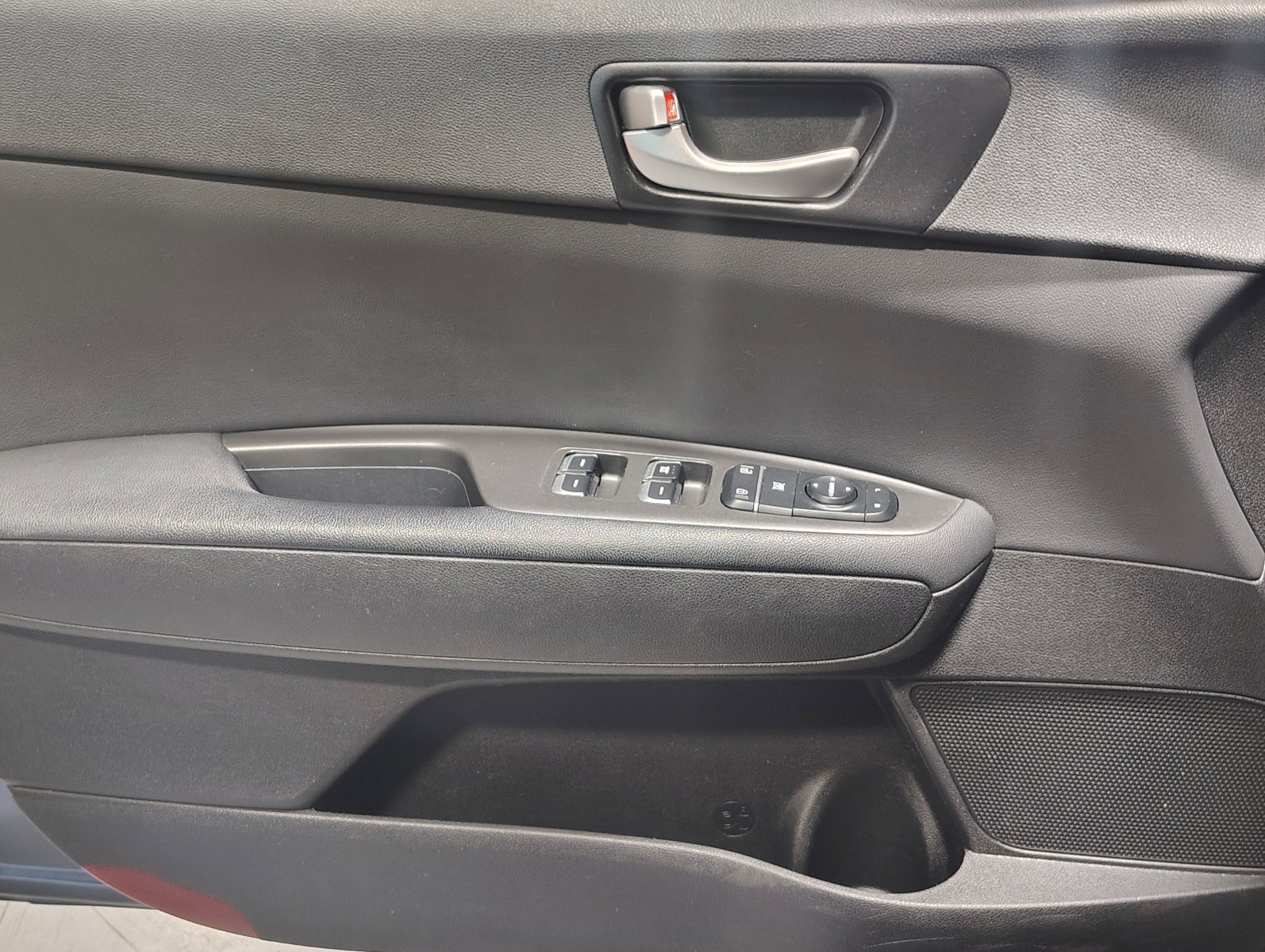 Used 2018 Kia Optima S FWD image 23