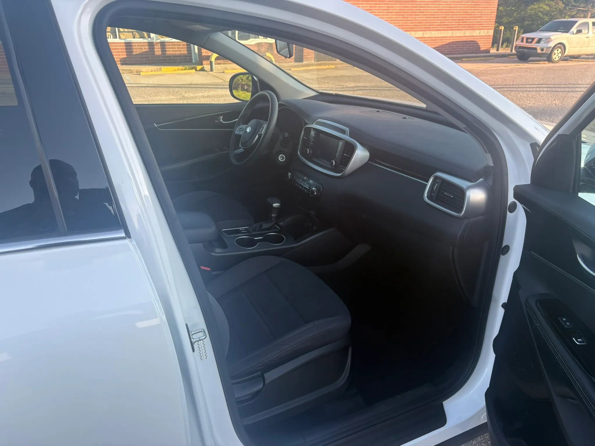 Used 2020 Kia Sorento FWD V6 image 9