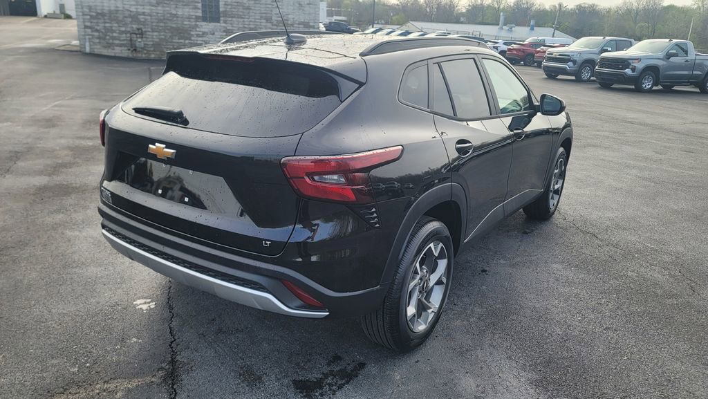 Used 2026 Chevrolet Trax LT FWD image 12