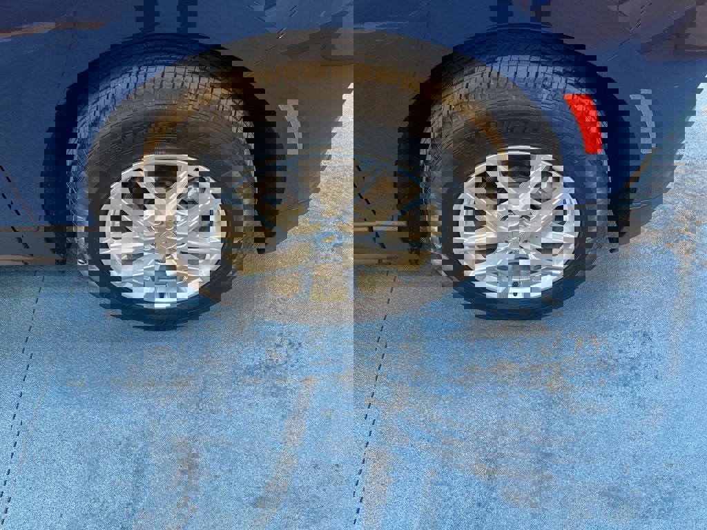 Used 2023 Chevrolet Equinox LS w/ LS Convenience Package image 3