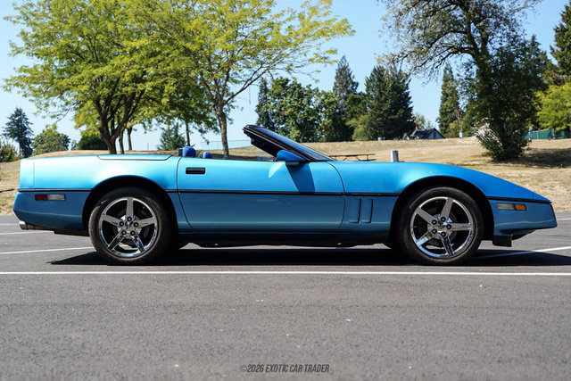 Used 1988 Chevrolet Corvette Convertible RWD image 9