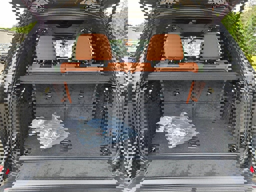 New 2026 BMW X7 M60i image 24