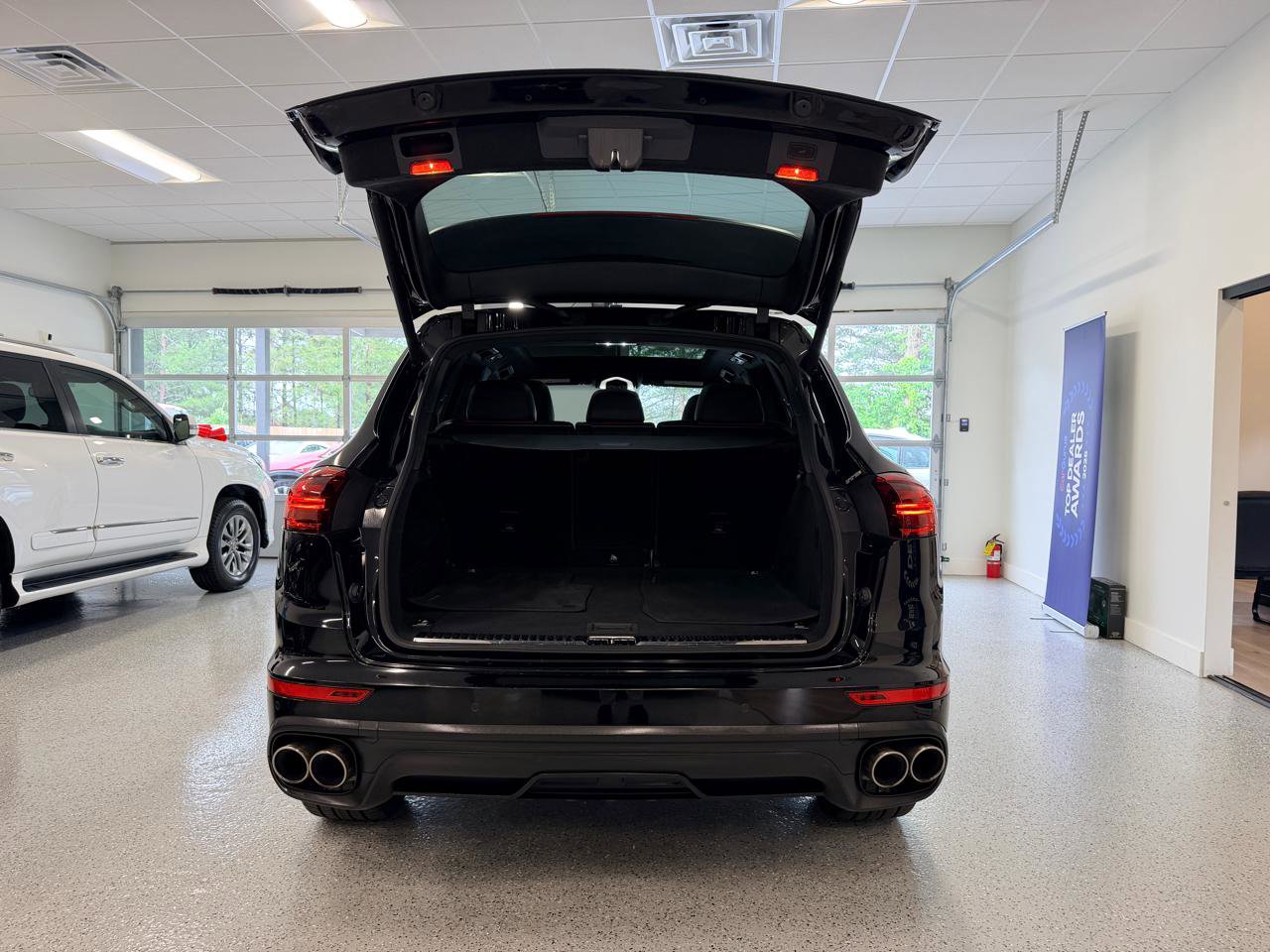 Used 2016 Porsche Cayenne S AWD/4WD image 25
