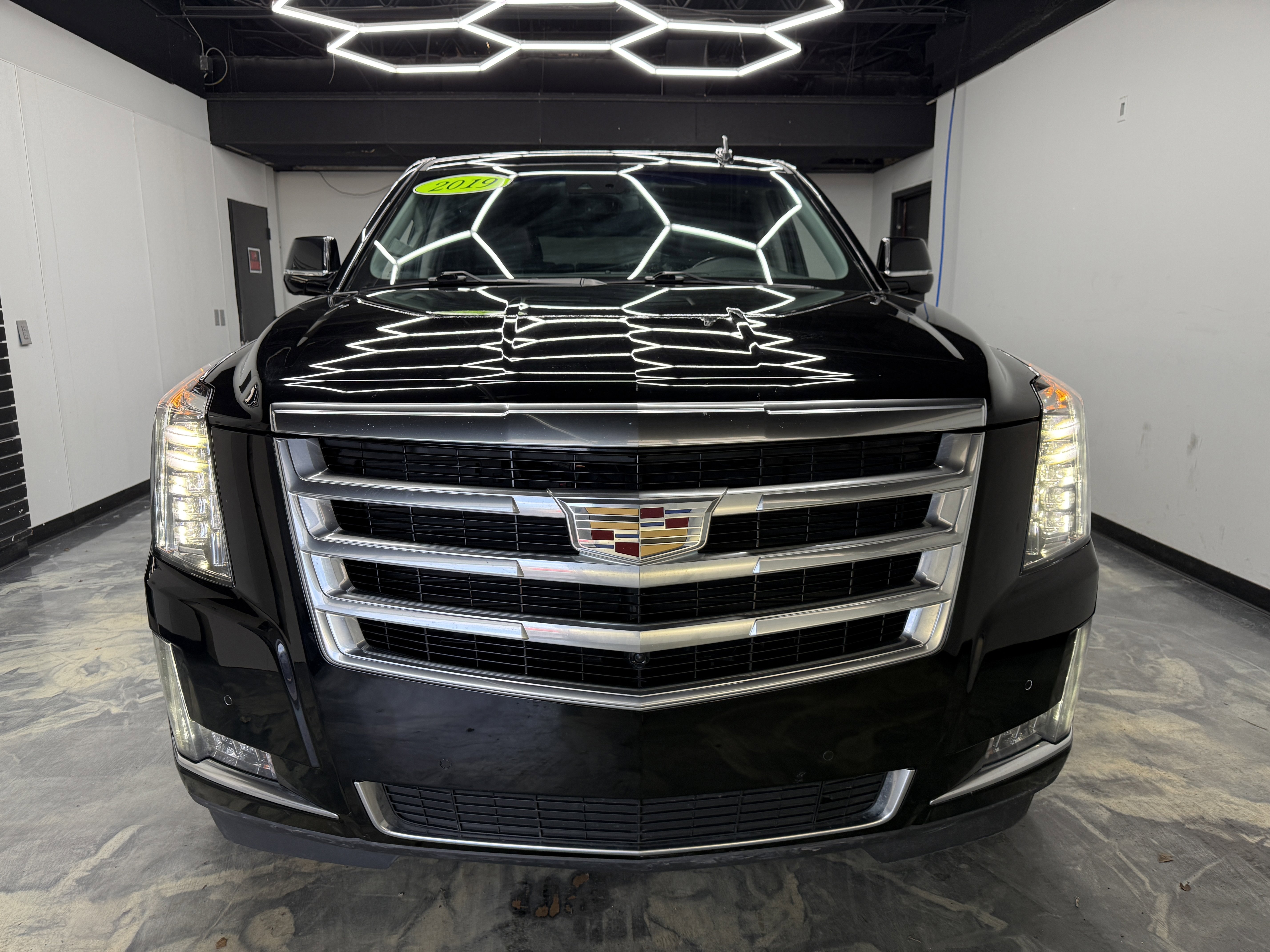 Used 2019 Cadillac Escalade Luxury image 7