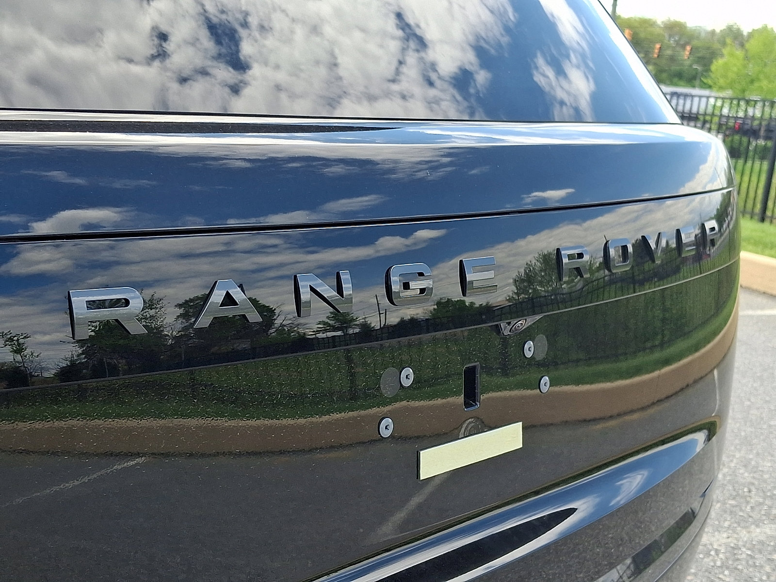 New 2026 Land Rover Range Rover Long Wheelbase SE AWD/4WD image 21
