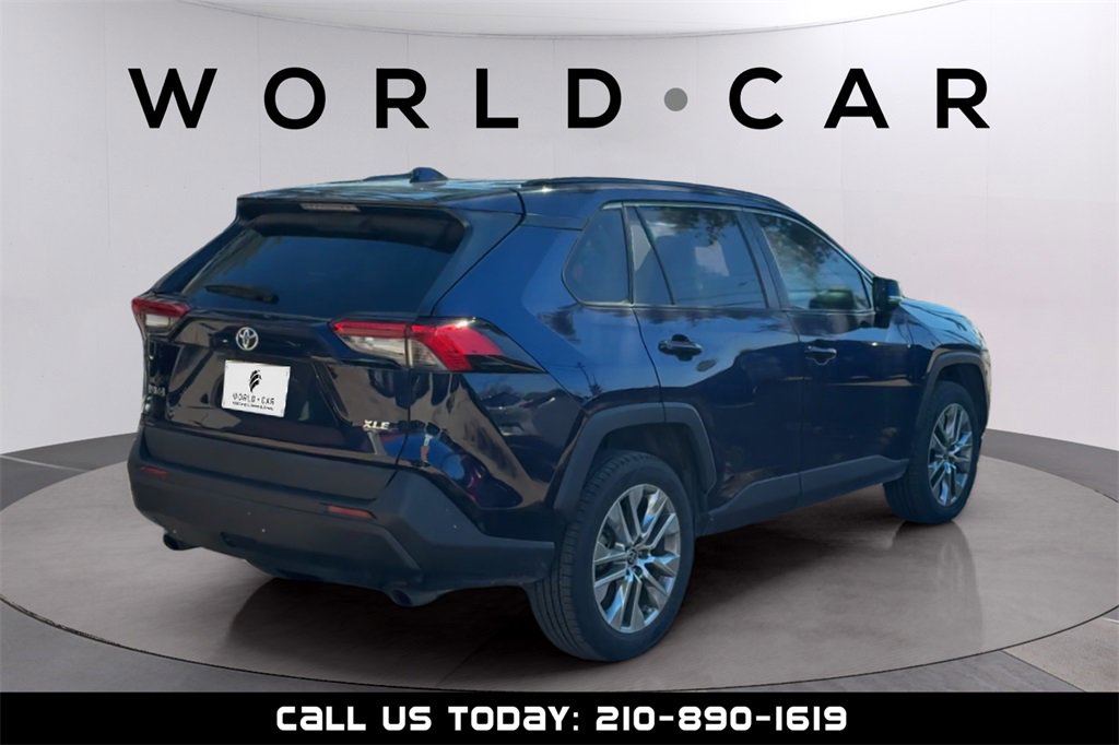 Used 2022 Toyota RAV4 XLE Premium image 3