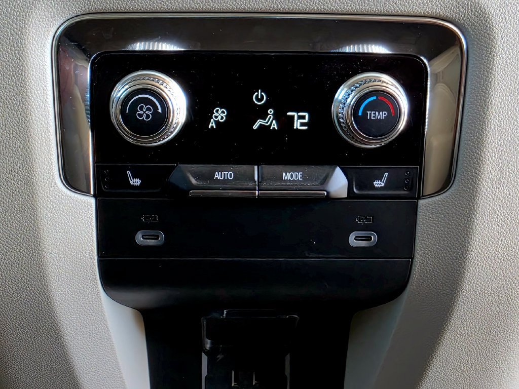 Used 2024 GMC Yukon XL Denali AWD/4WD image 89