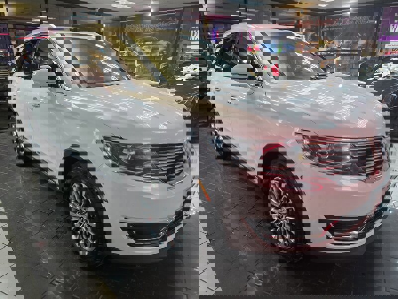 Used 2018 Lincoln MKX Select w/ Select Plus Package AWD/4WD image 4