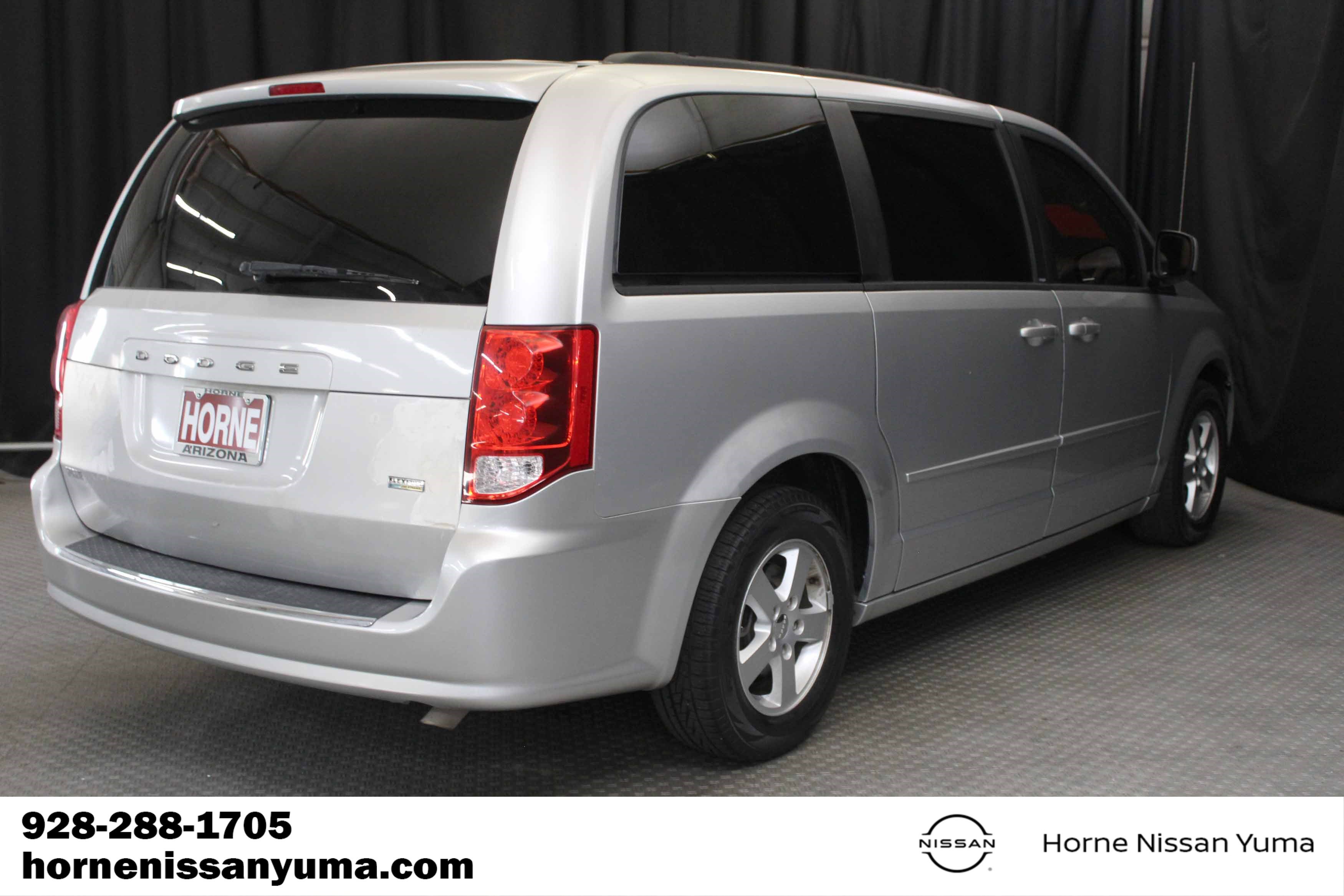 Used 2012 Dodge Grand Caravan SXT FWD image 14
