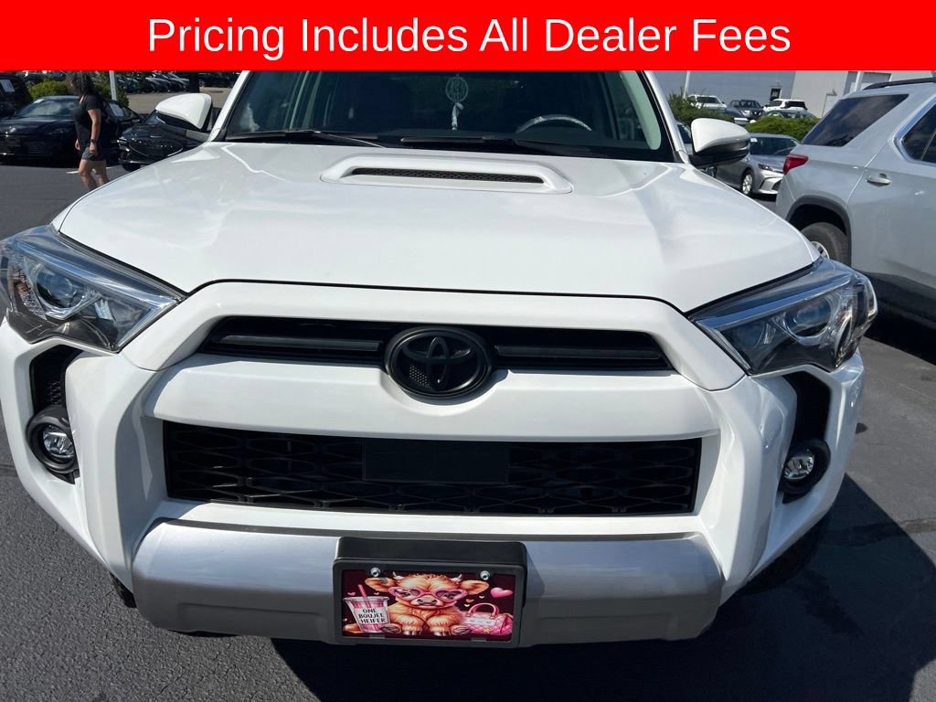 Used 2023 Toyota 4Runner TRD Off-Road Premium w/ Moonroof Package AWD/4WD image 3
