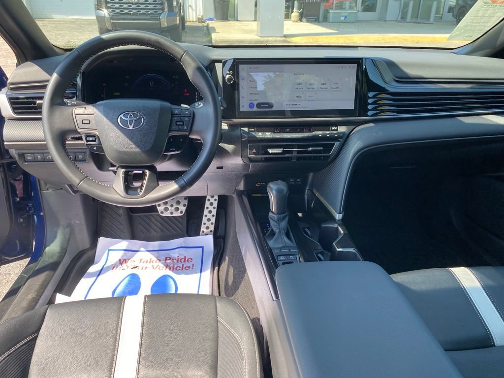 Used 2025 Toyota Camry SE w/ Multimedia Upgrade Package FWD image 9