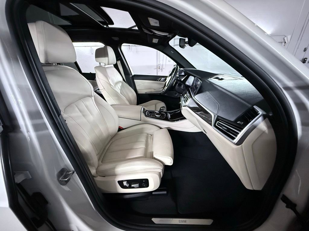 Used 2020 BMW X5 xDrive50i w/ Executive Package image 29