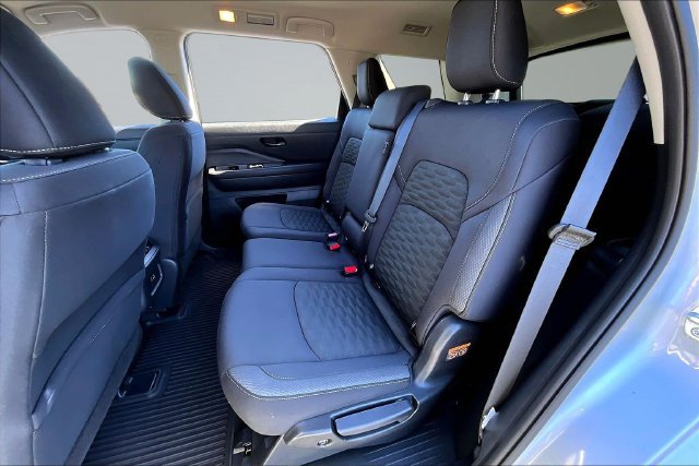 Used 2025 Nissan Pathfinder SV AWD/4WD image 22