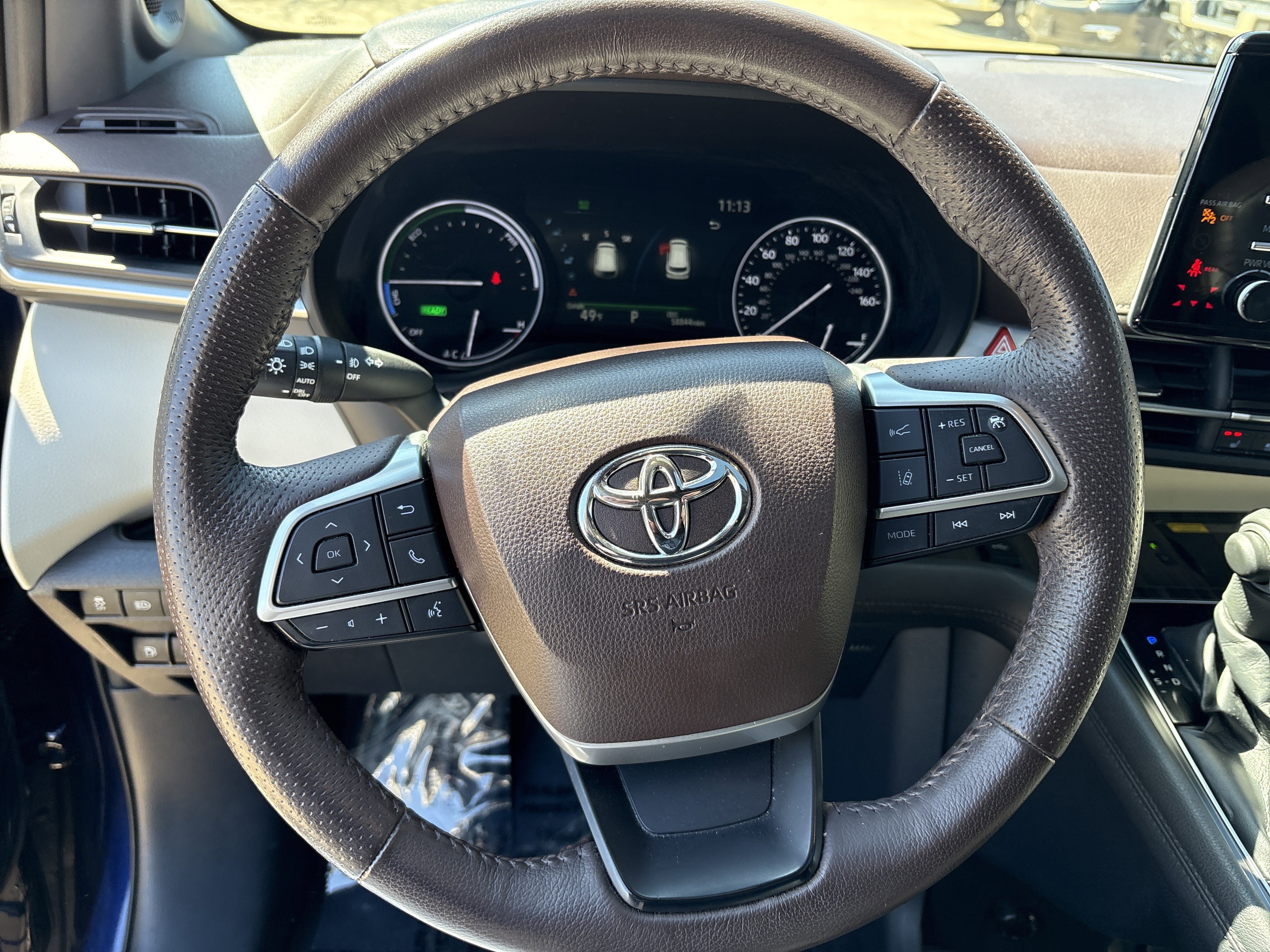 Used 2021 Toyota Sienna Platinum w/ Outdoor Package (TMS) image 23