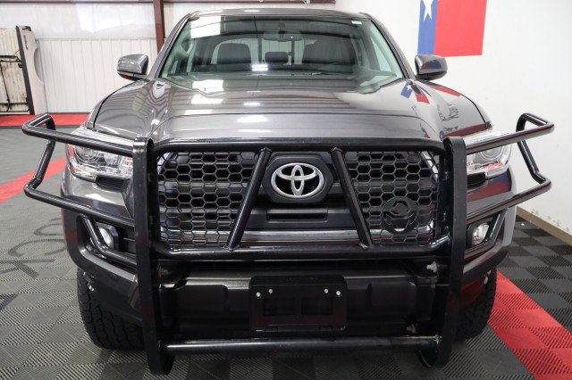 Used 2017 Toyota Tacoma SR5 w/ Tow Package RWD image 17