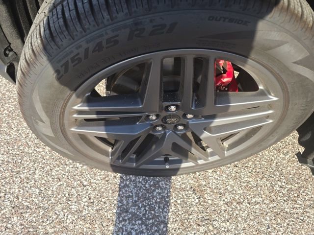 Used 2025 Ford Explorer ST-Line w/ Premium Package image 7