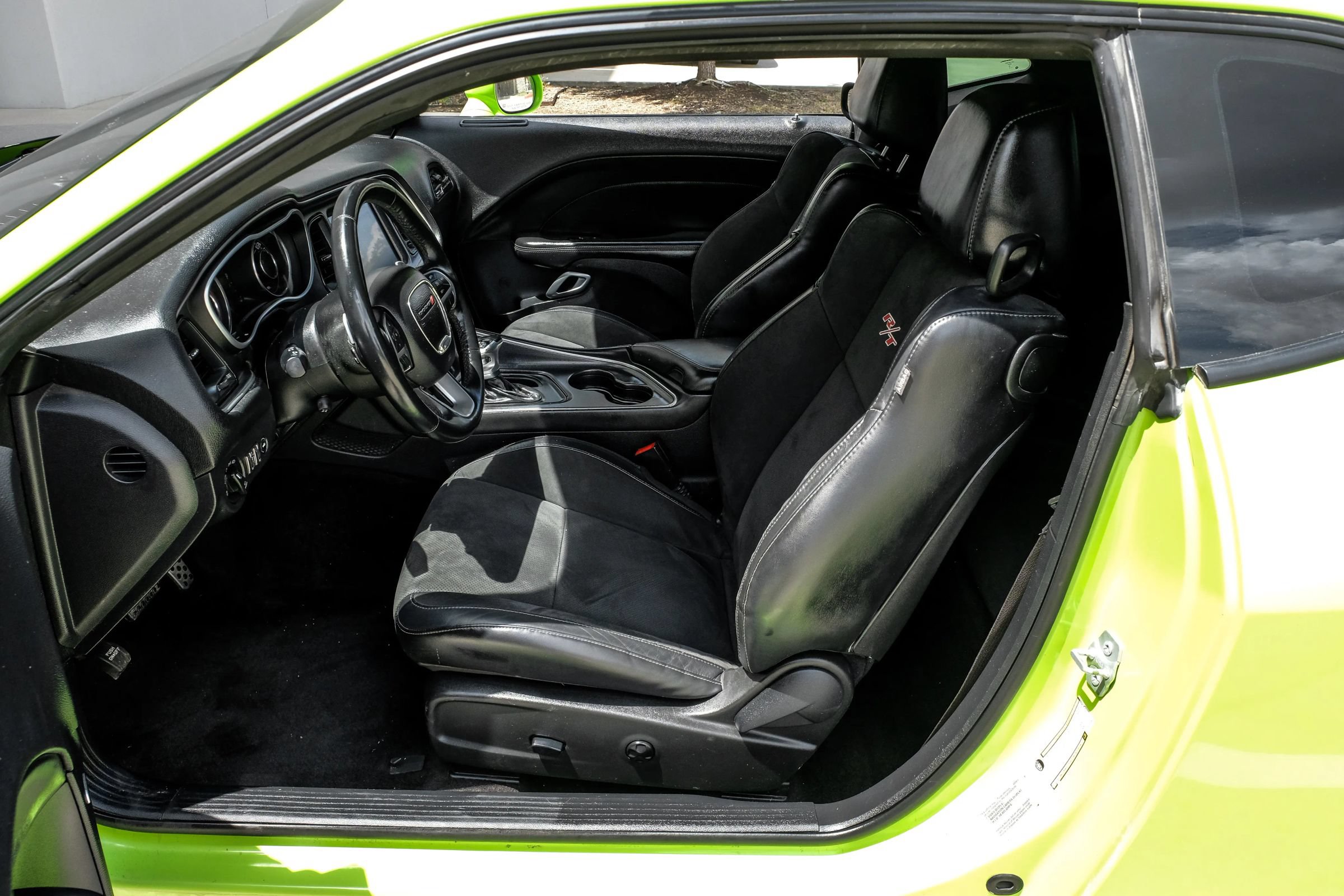 Used 2015 Dodge Challenger R/T Scat Pack w/ Scat Pack Appearance Package RWD image 3