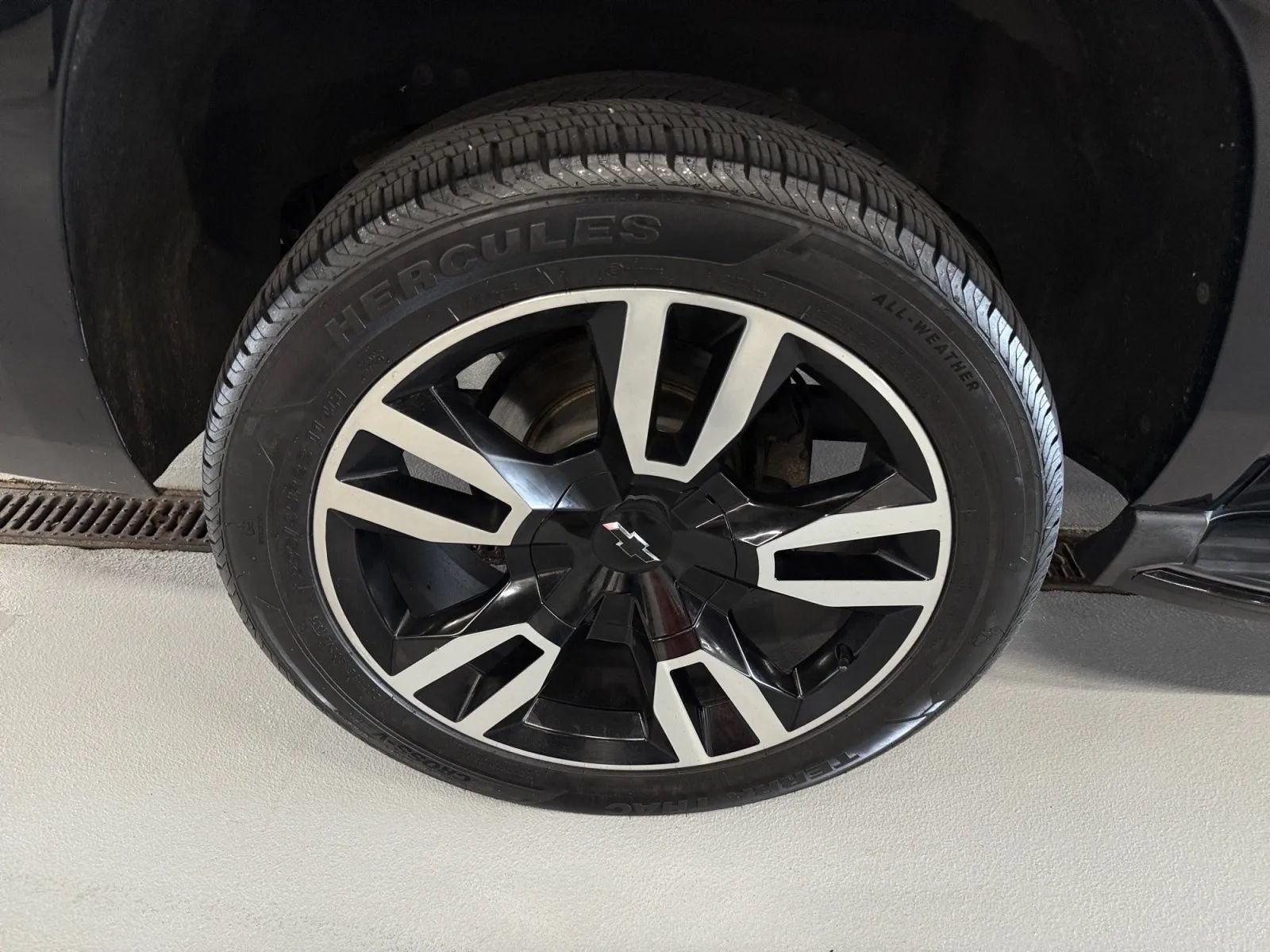Used 2020 Chevrolet Suburban Premier AWD/4WD image 38