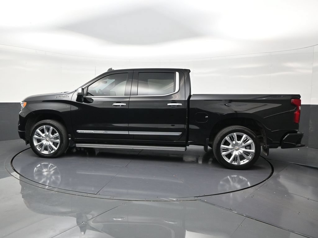 Used 2024 Chevrolet Silverado 1500 High Country AWD/4WD image 2