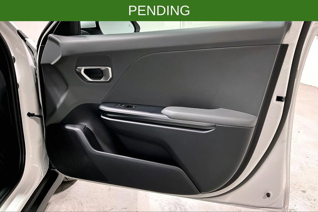 New 2025 Kia K4 LXS FWD image 11