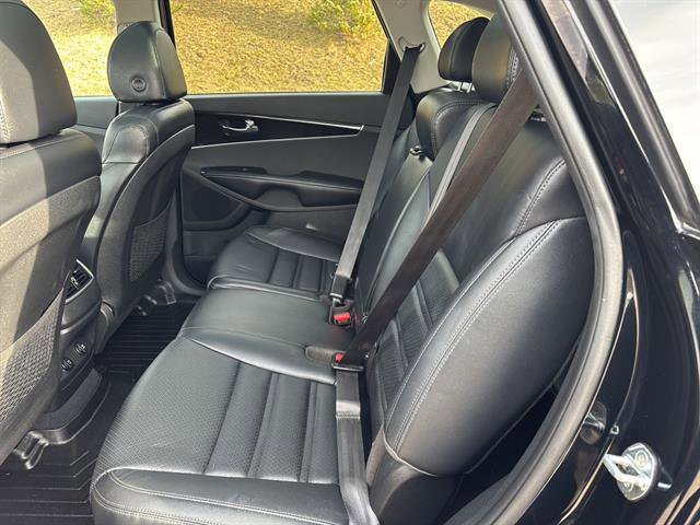 Used 2020 Kia Sorento EX image 16