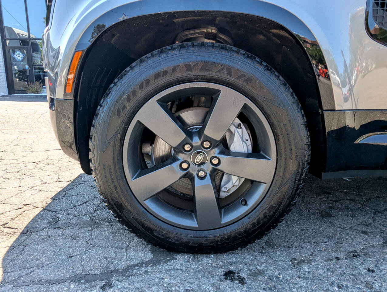 Used 2023 Land Rover Defender 110 X-Dynamic SE image 57