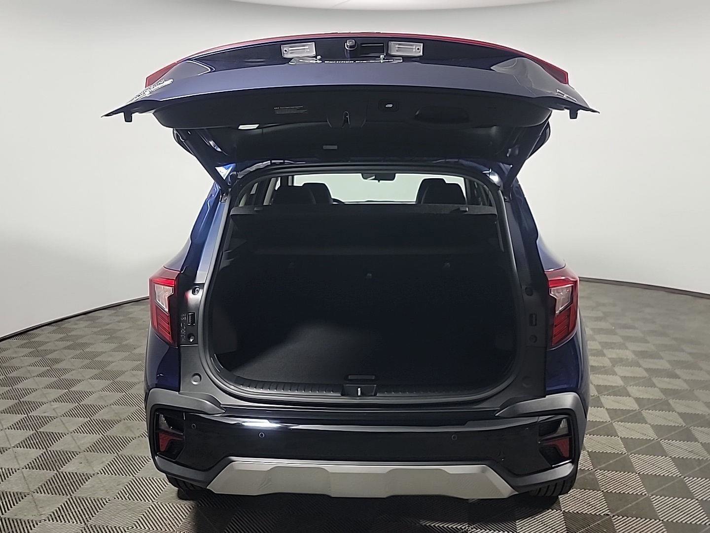 Used 2025 Kia Seltos EX image 9