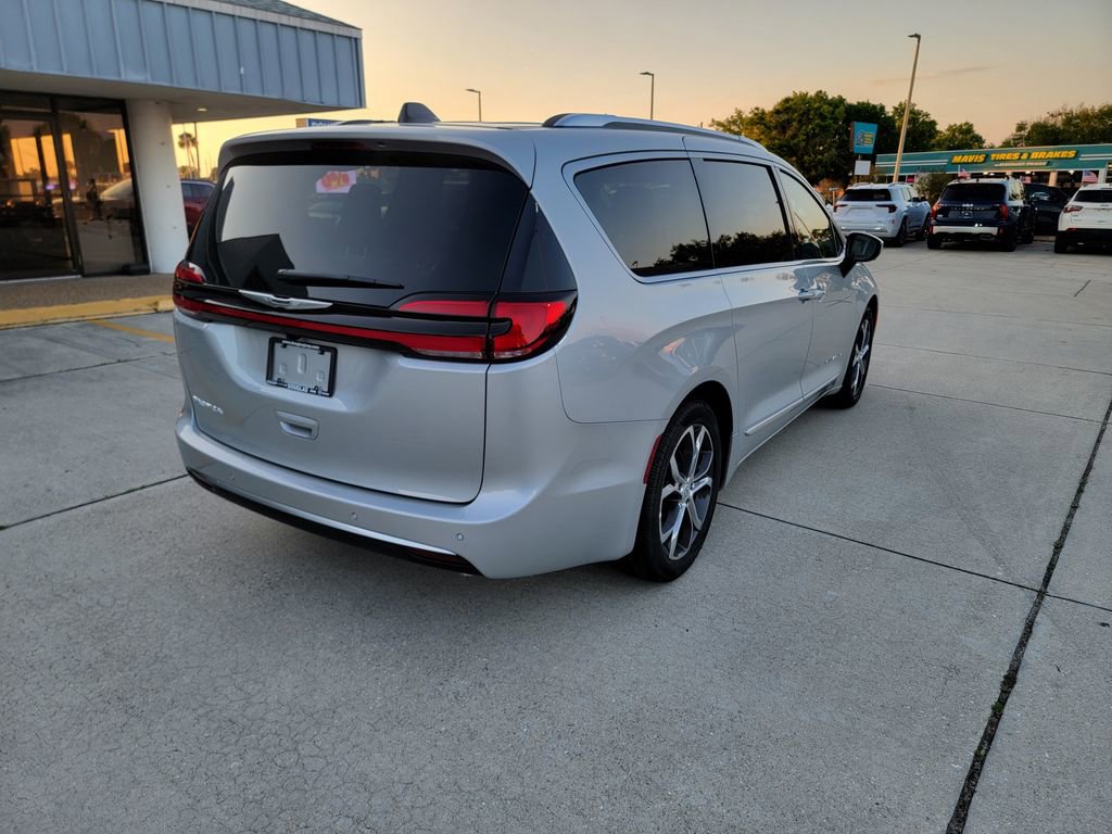 New 2026 Chrysler Pacifica Pinnacle image 5