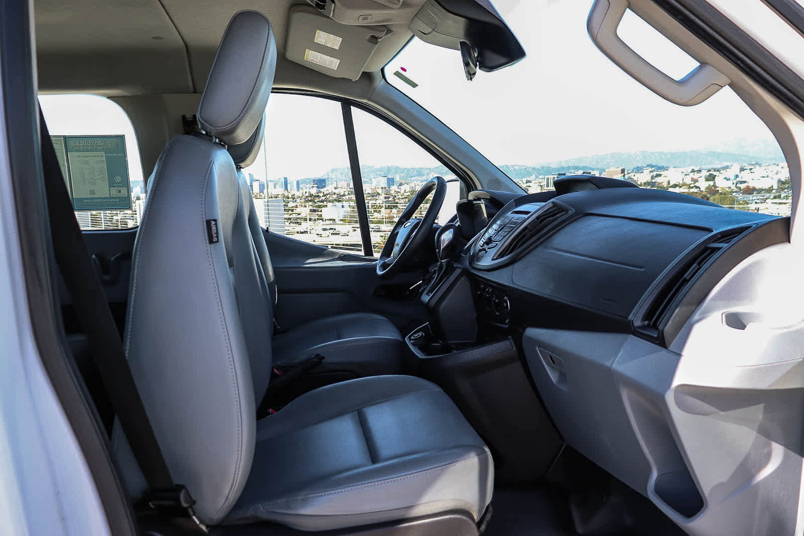 Used 2018 Ford Transit 350 XL image 17