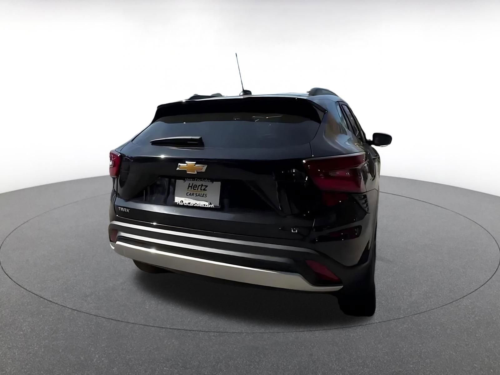 Used 2025 Chevrolet Trax LT image 14