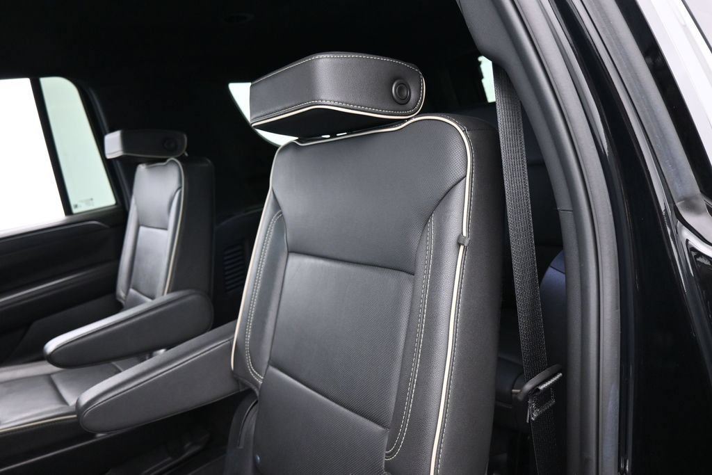 Used 2024 GMC Yukon XL SLT w/ SLT Luxury Package RWD image 39