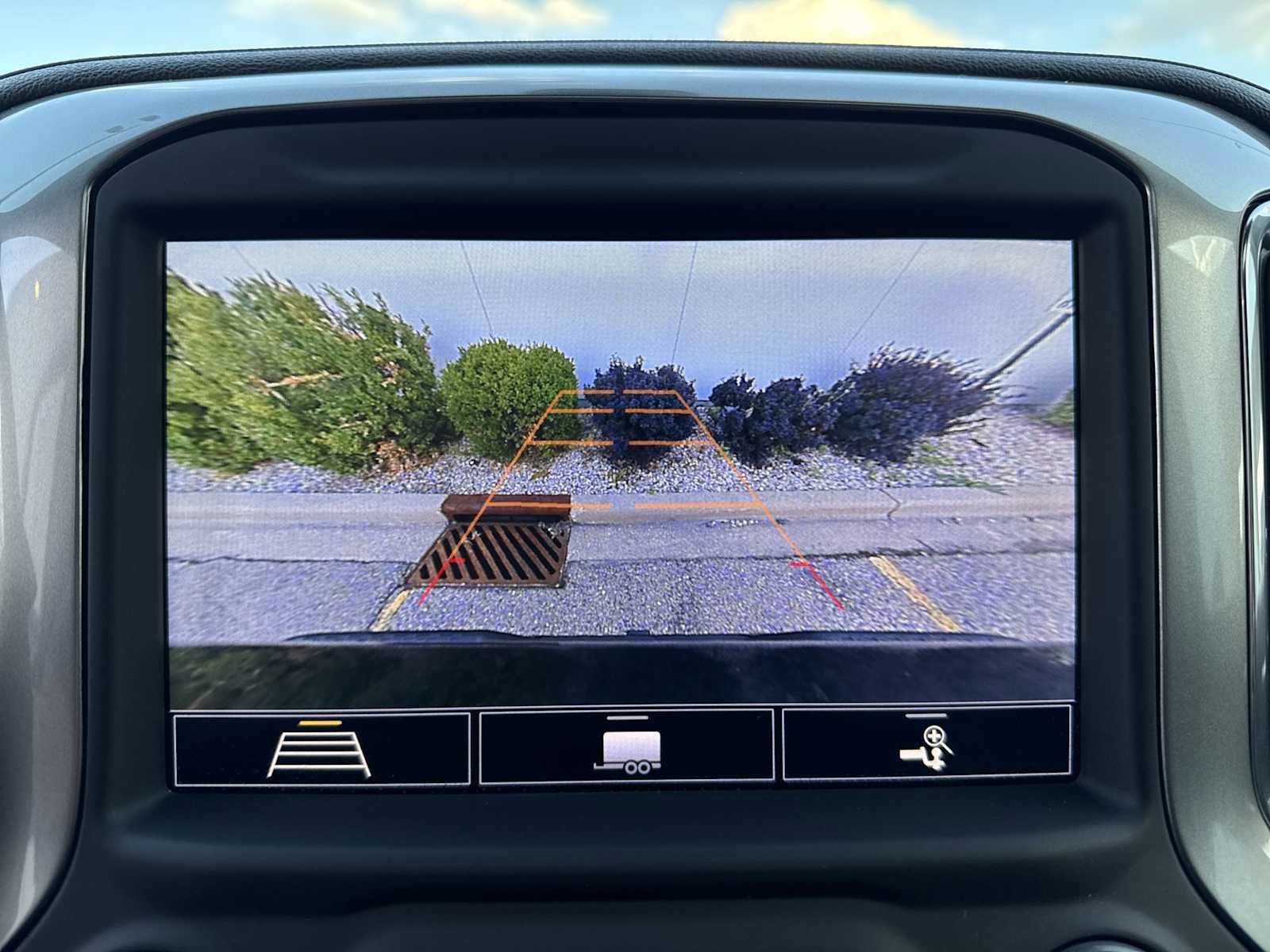 Certified 2020 Chevrolet Silverado 1500 RST AWD/4WD image 17