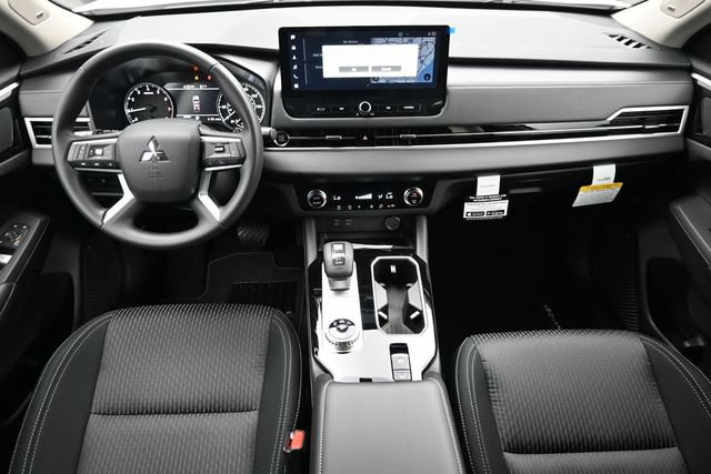 New 2026 Mitsubishi Outlander ES FWD image 11