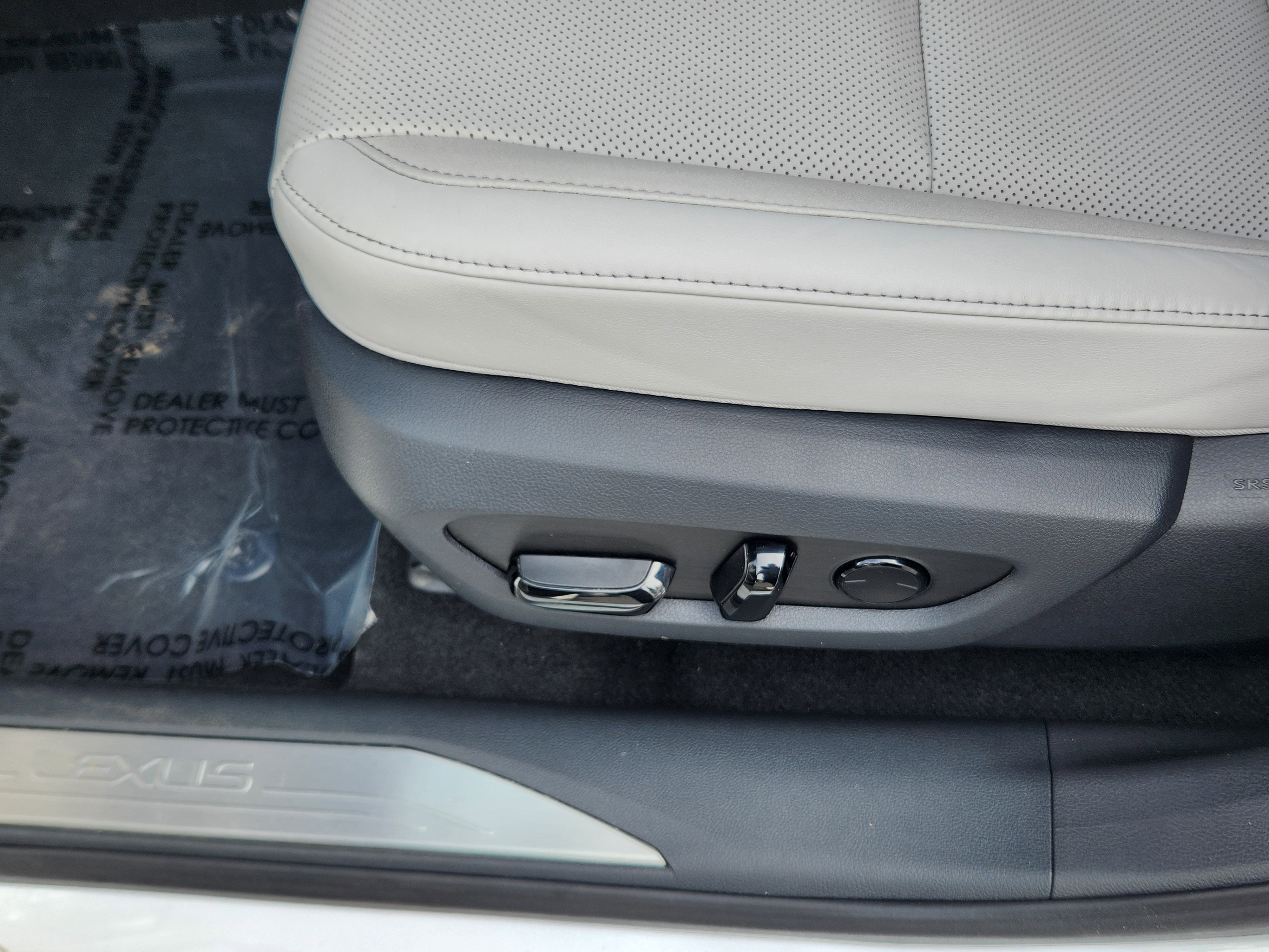 Used 2023 Lexus RX 350h w/ Cold Area Package image 14