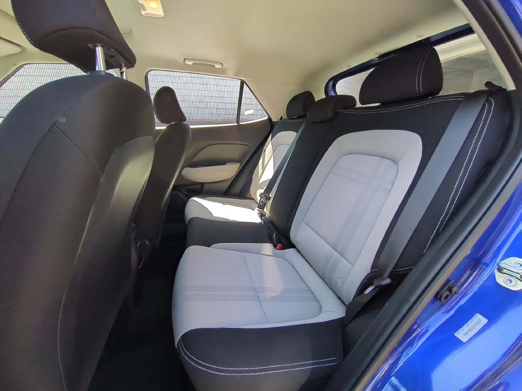 Used 2025 Hyundai Venue SEL FWD image 27