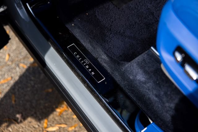 Used 2022 Rolls-Royce Cullinan Black Badge image 32