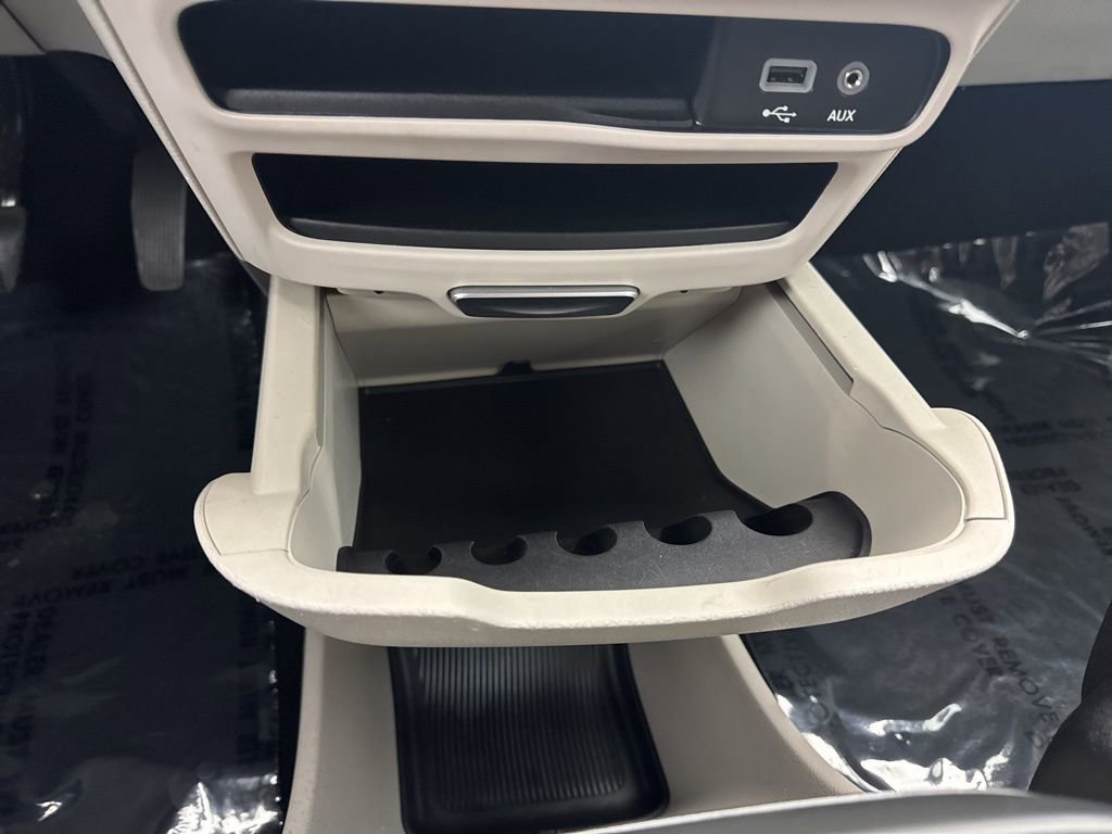 Used 2020 Chrysler Pacifica Touring image 23