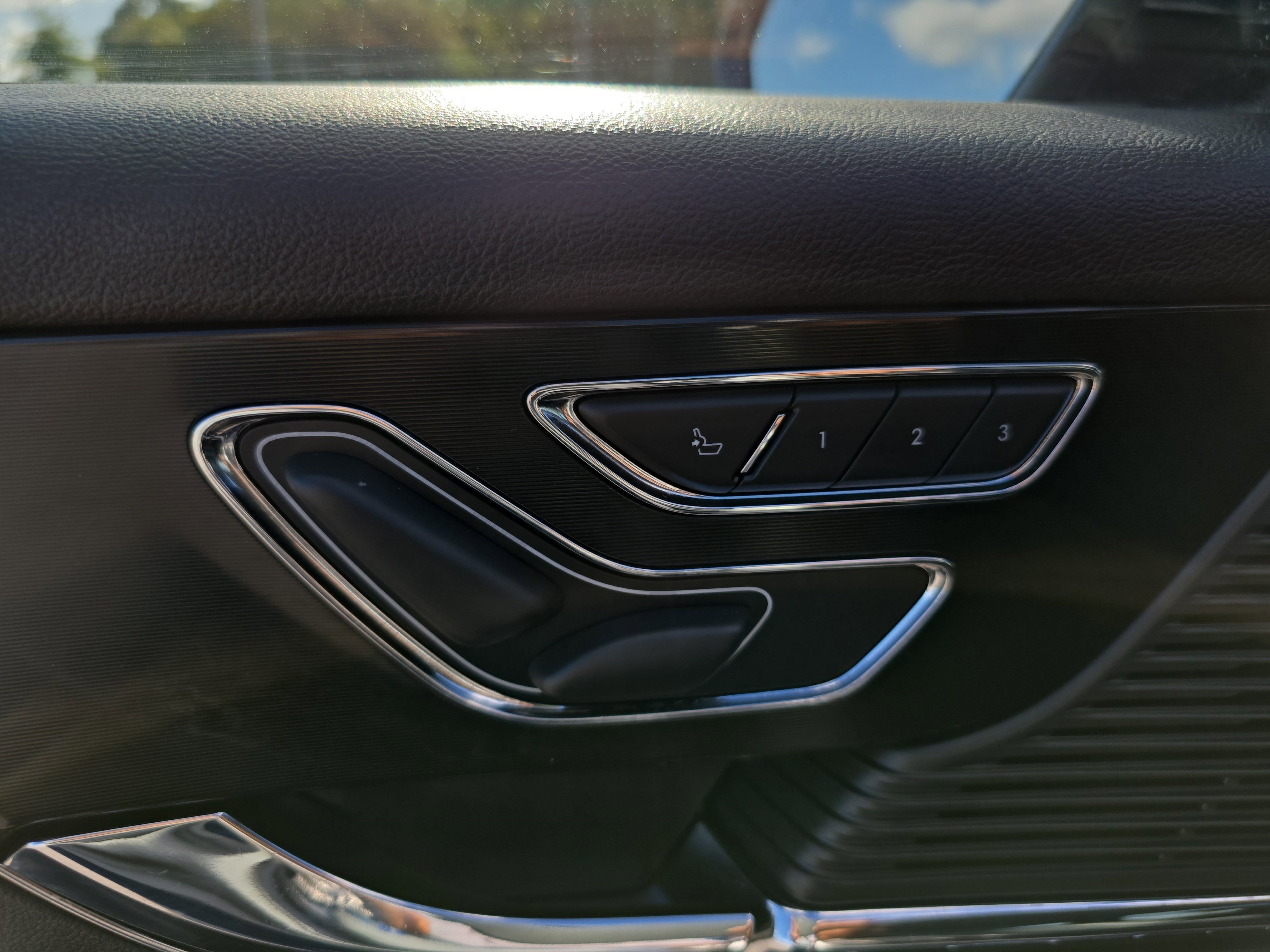 Used 2020 Lincoln Corsair AWD w/ Equipment Group 101A image 28