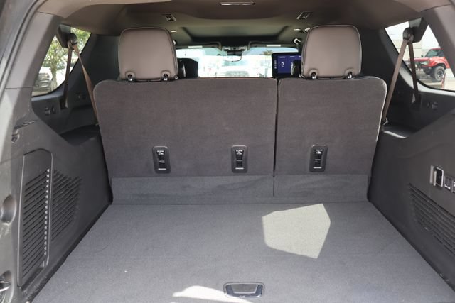 Used 2025 GMC Yukon XL Denali Ultimate AWD/4WD image 7