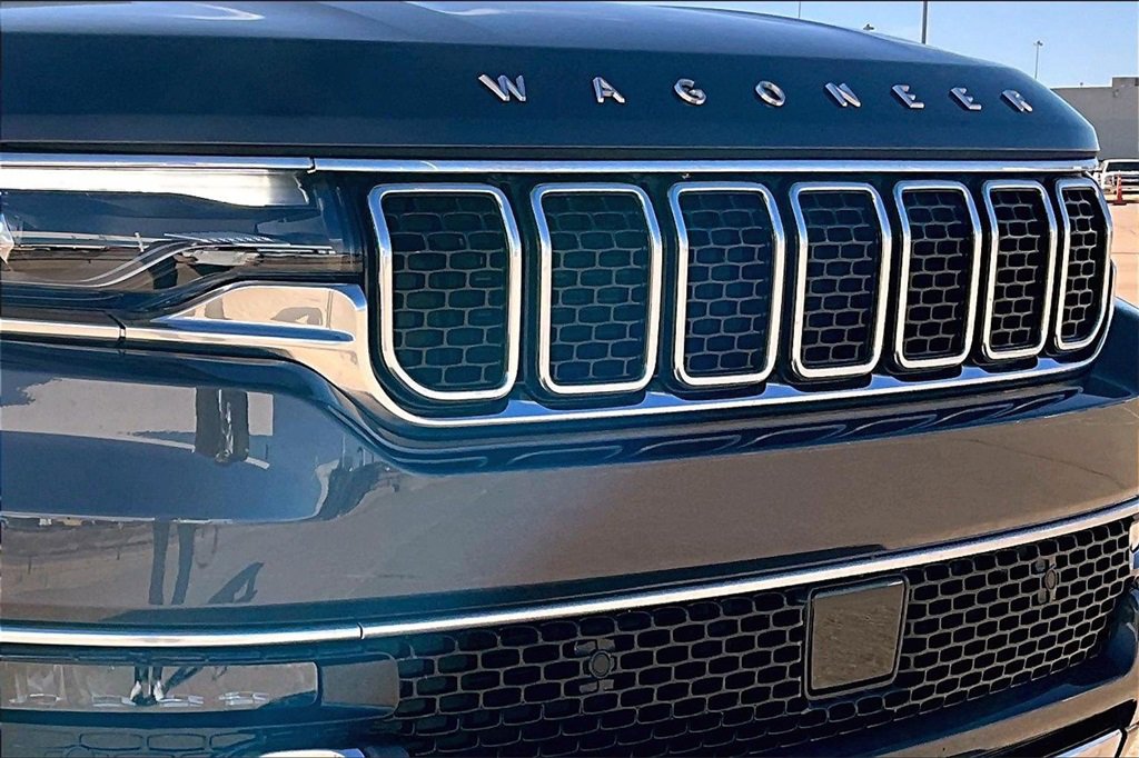 Used 2023 Jeep Wagoneer Series III w/ Premium Group I image 30