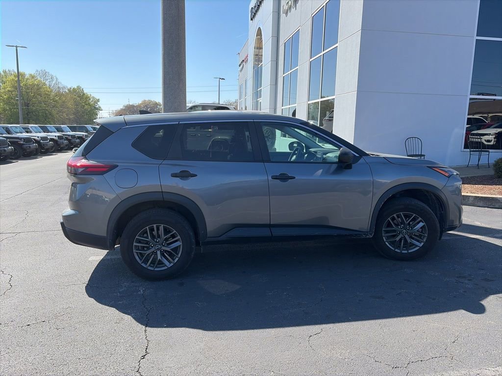 Used 2024 Nissan Rogue S image 8