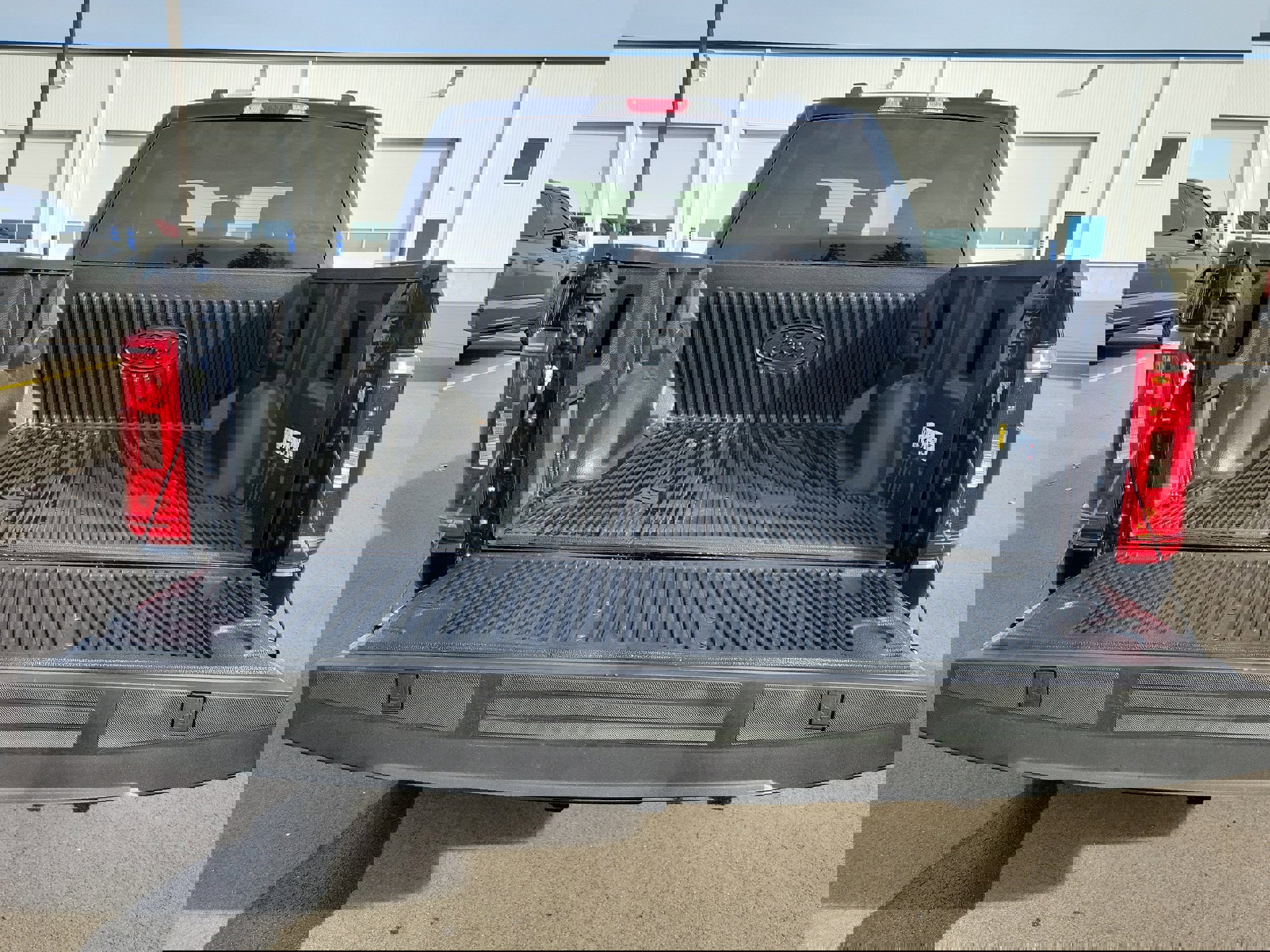 Used 2022 Ford F150 XLT w/ Equipment Group 302A High image 9