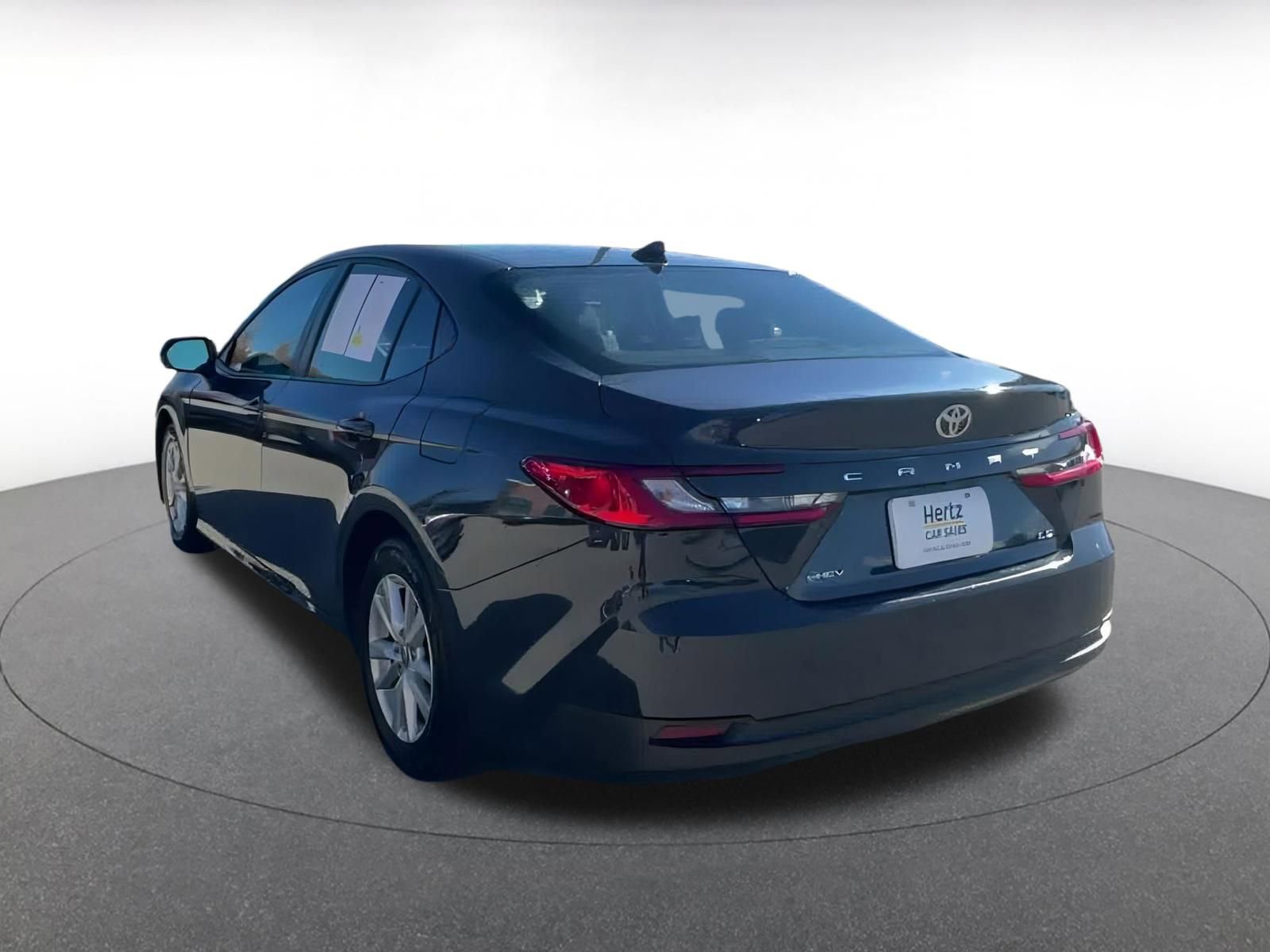 Used 2025 Toyota Camry LE image 9