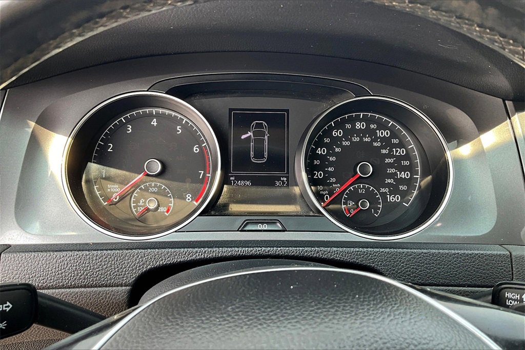 Used 2017 Volkswagen Golf Alltrack S image 17