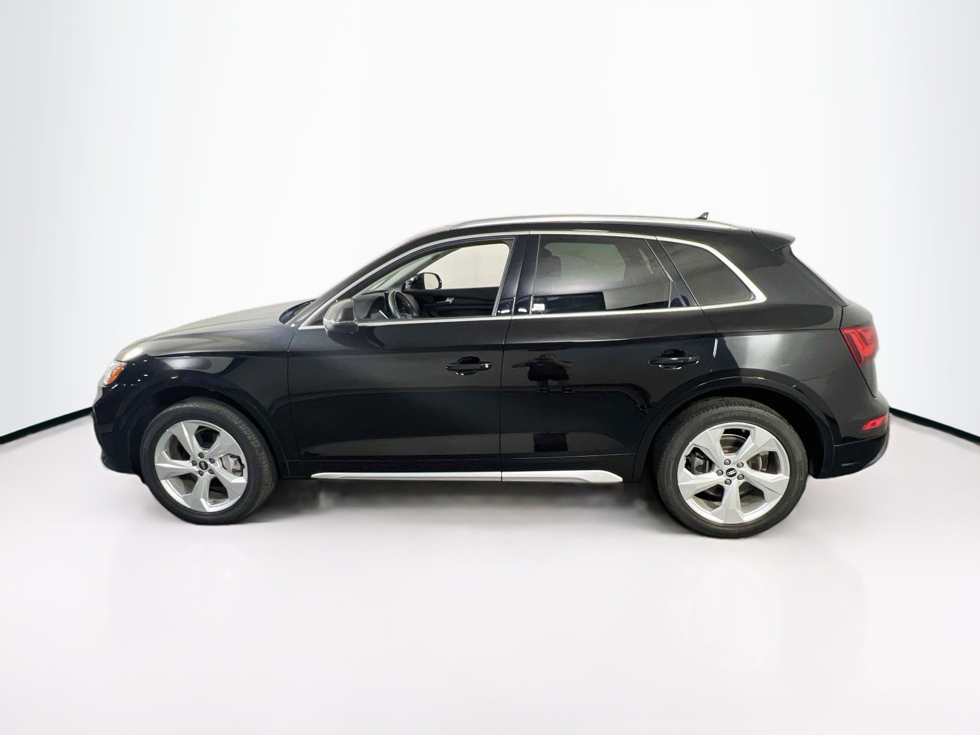 Used 2021 Audi Q5 2.0T Premium Plus w/ Premium Plus Package AWD/4WD image 8