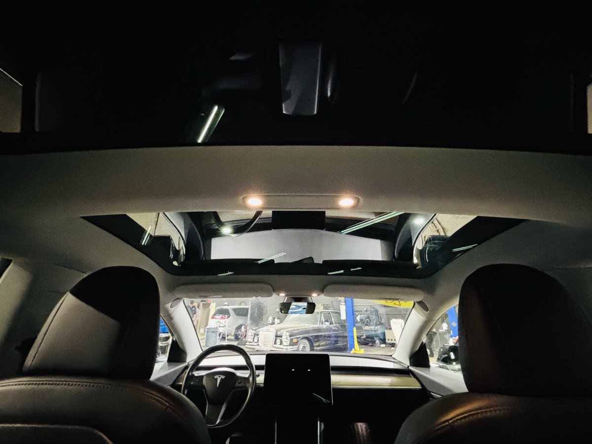 Used 2018 Tesla Model 3 Mid Range RWD image 36