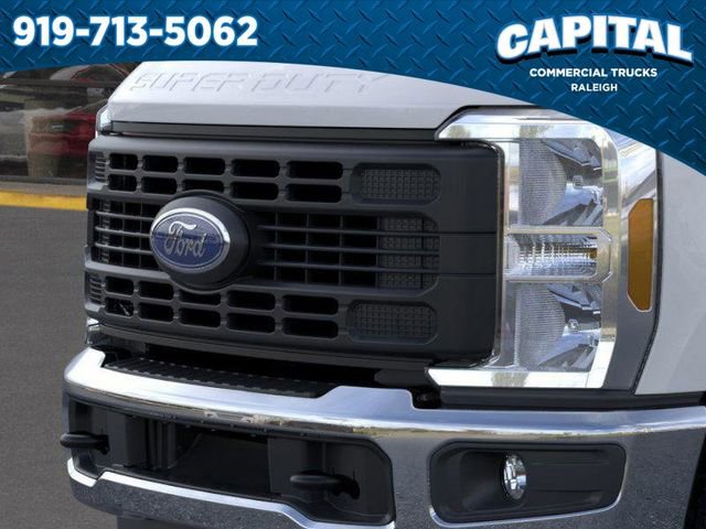 New 2026 Ford F250 XL w/ XL Chrome Package image 17