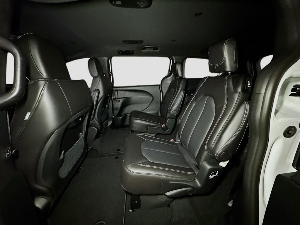 New 2026 Chrysler Pacifica Select FWD image 24
