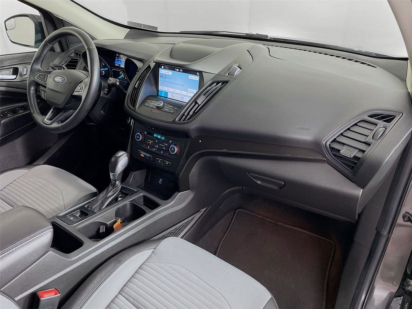 Used 2019 Ford Escape SE image 31