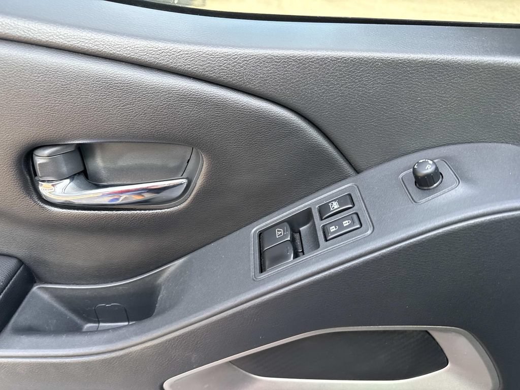 Used 2025 Nissan Frontier SV RWD image 21